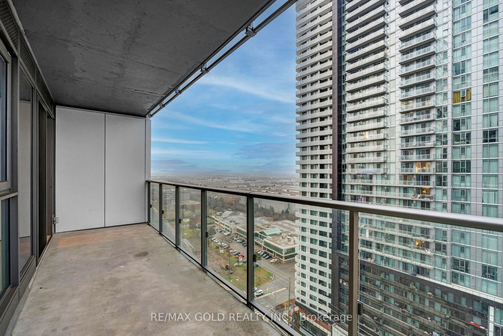 7980 Jane St, unit 1911 for sale