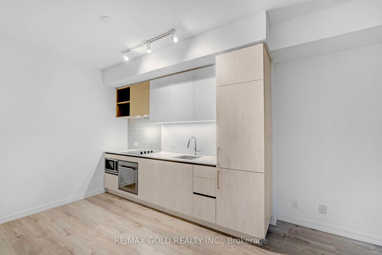 7980 Jane St, unit 1911 for sale