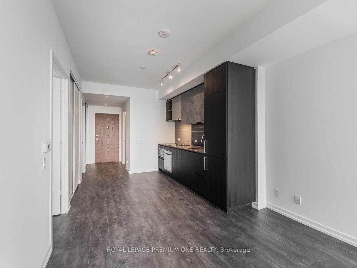 7890 Jane St, unit 3105 for rent