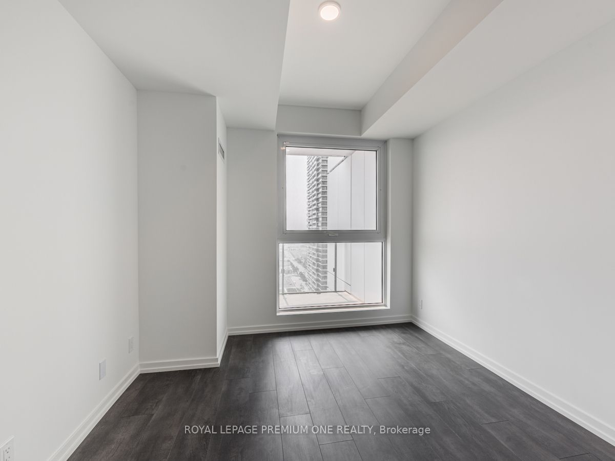 7890 Jane St, unit 3105 for rent