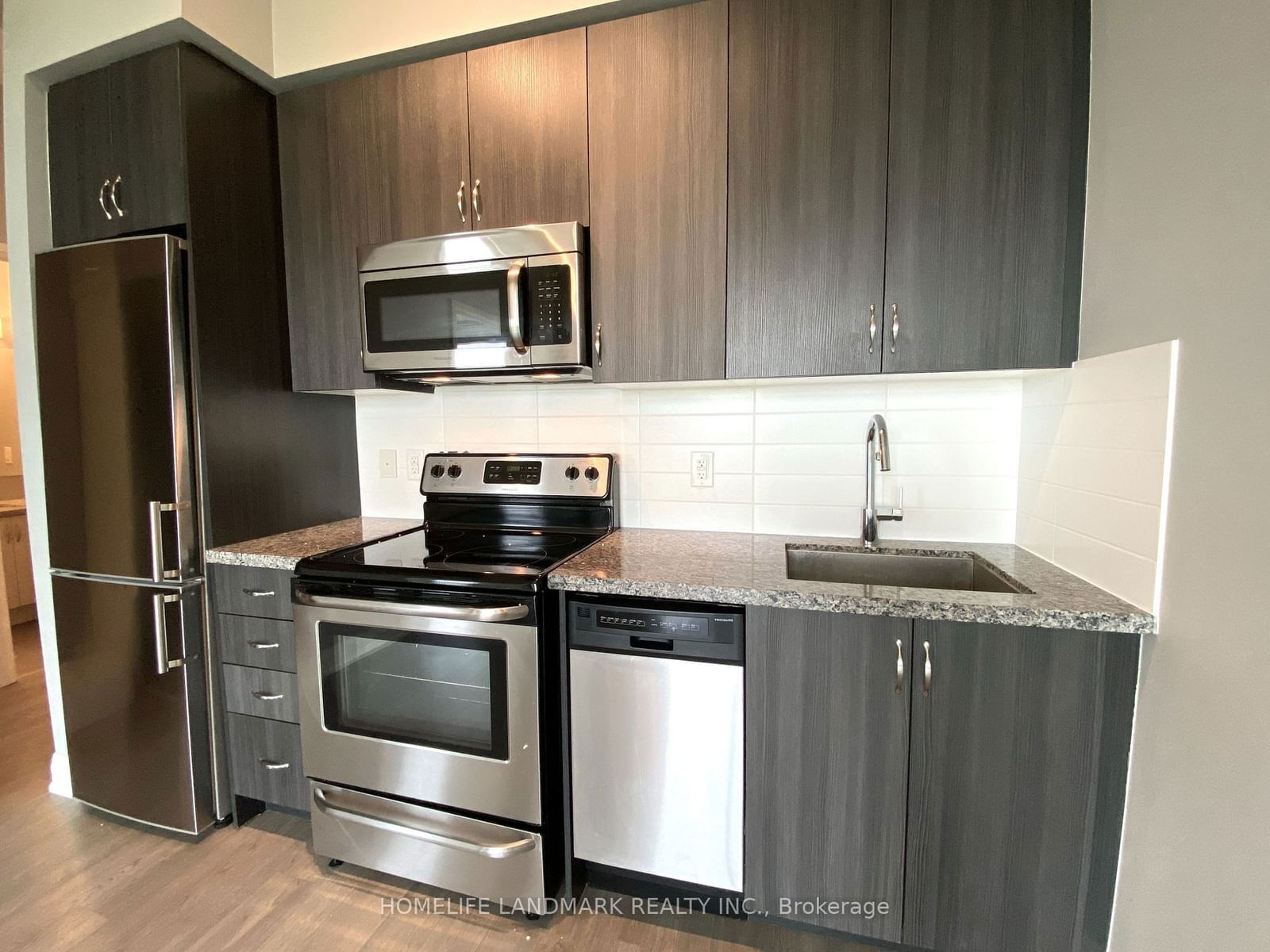 8763 Bayview Ave, unit 701 for rent