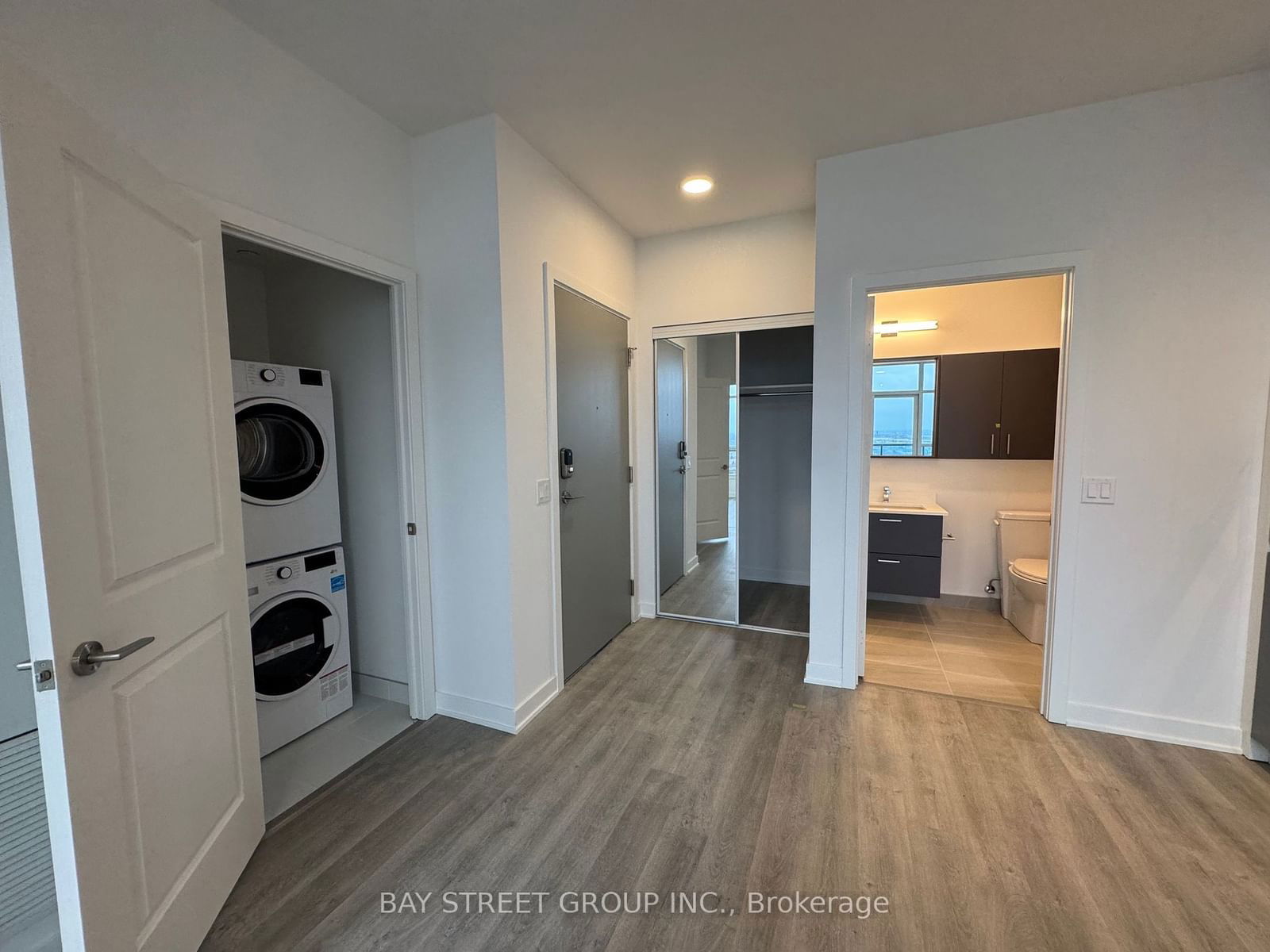 50 Upper Mall Way, unit 3007B for rent