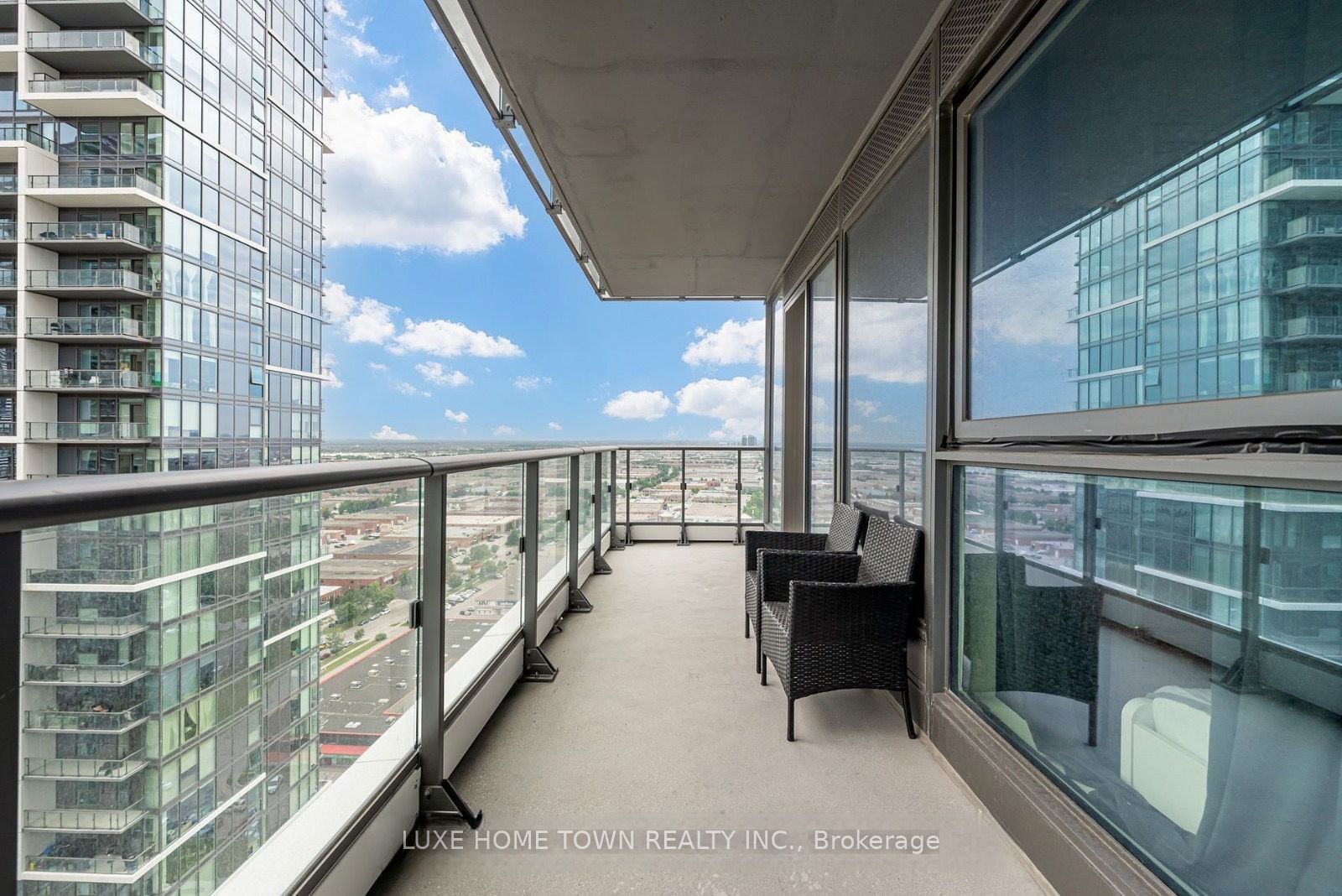 7890 Jane St, unit 2606 for sale