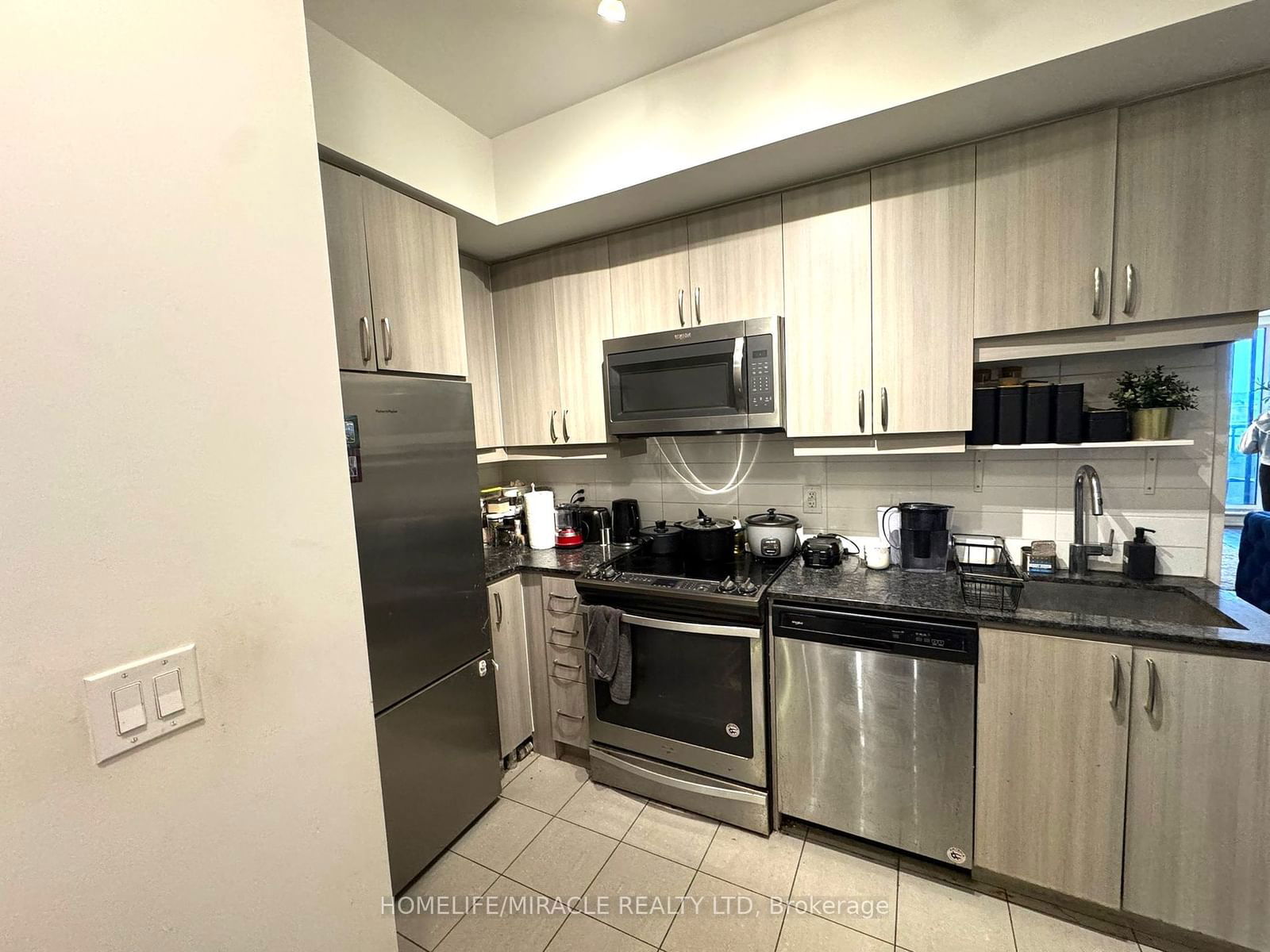 9199 Yonge St, unit 514 for rent