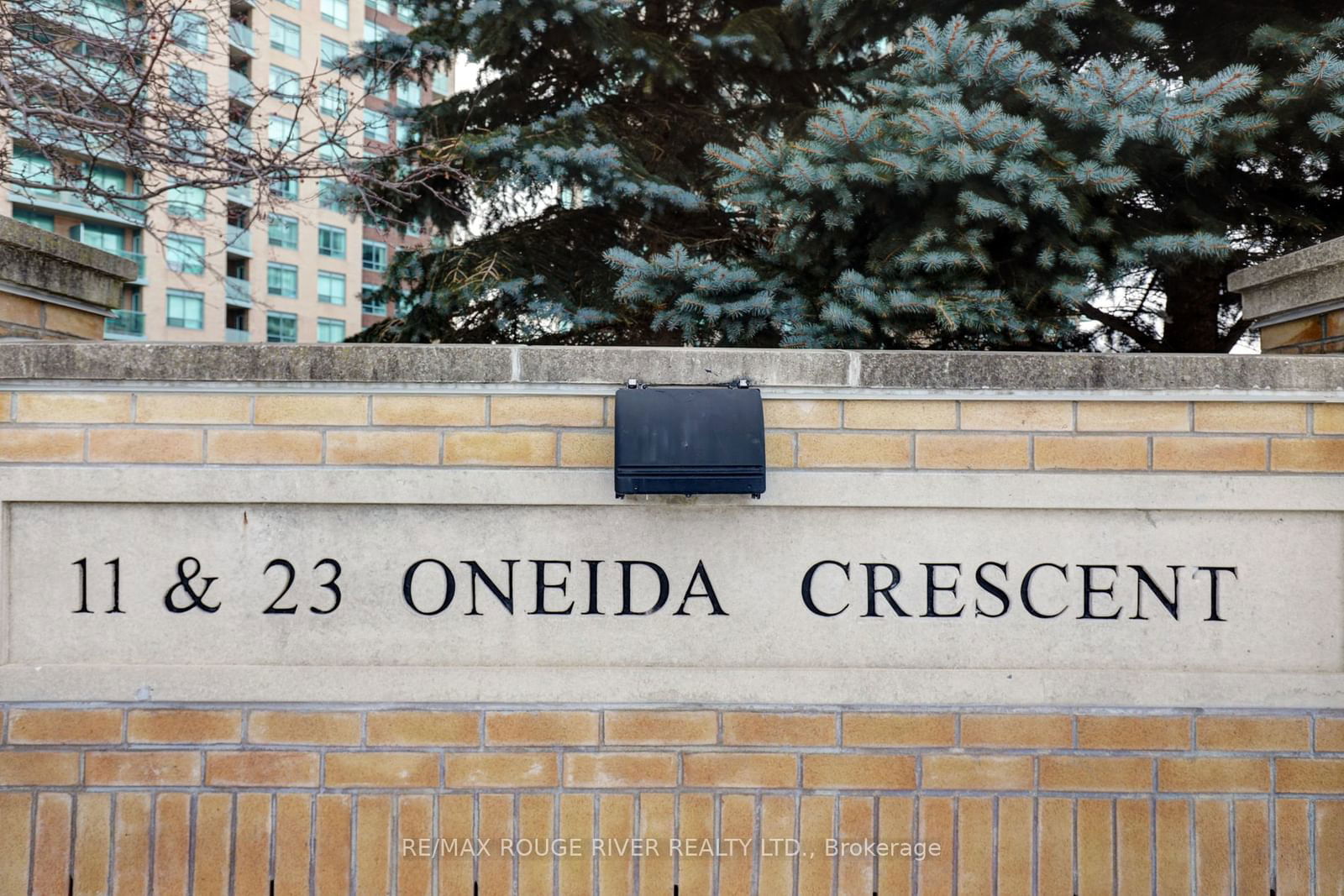 11 Oneida Cres, unit 1008 for rent