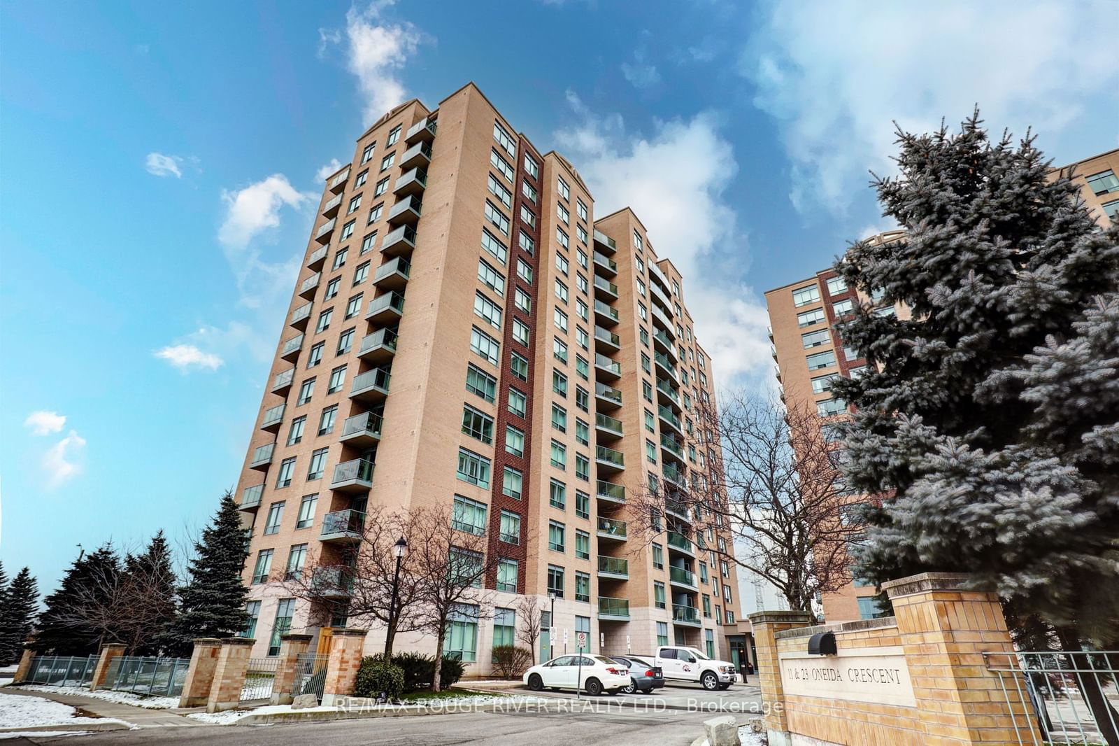 11 Oneida Cres, unit 1008 for rent