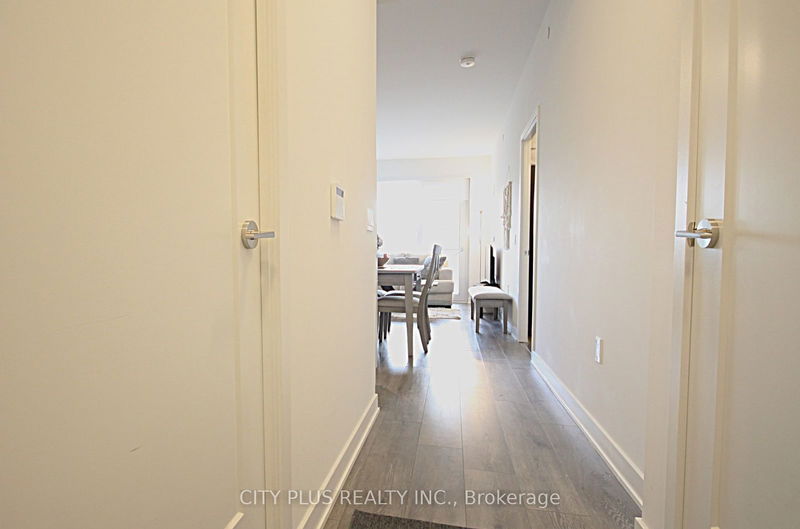 105 Oneida Cres, unit 809 for rent