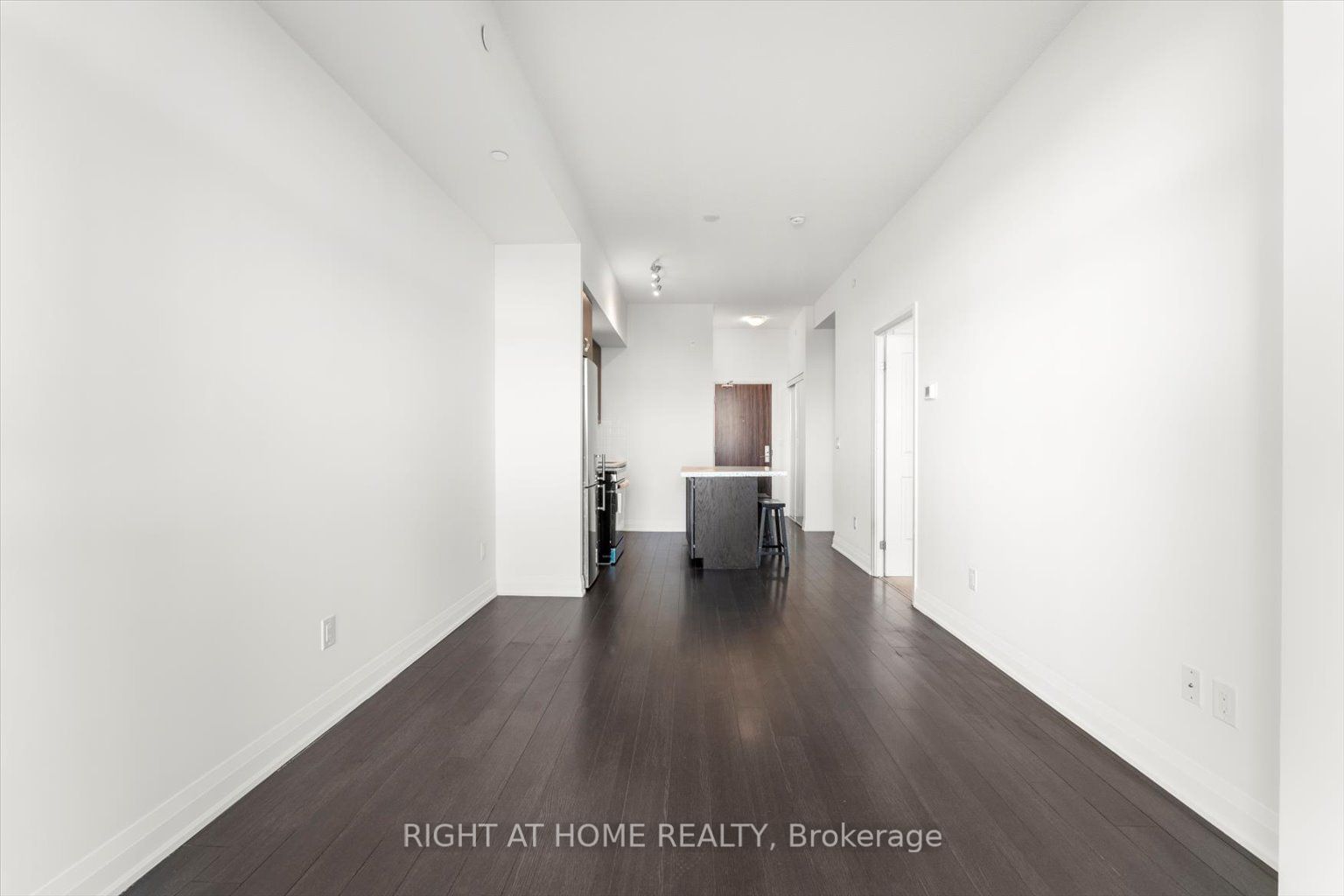 8763 Bayview Ave, unit 313 for rent