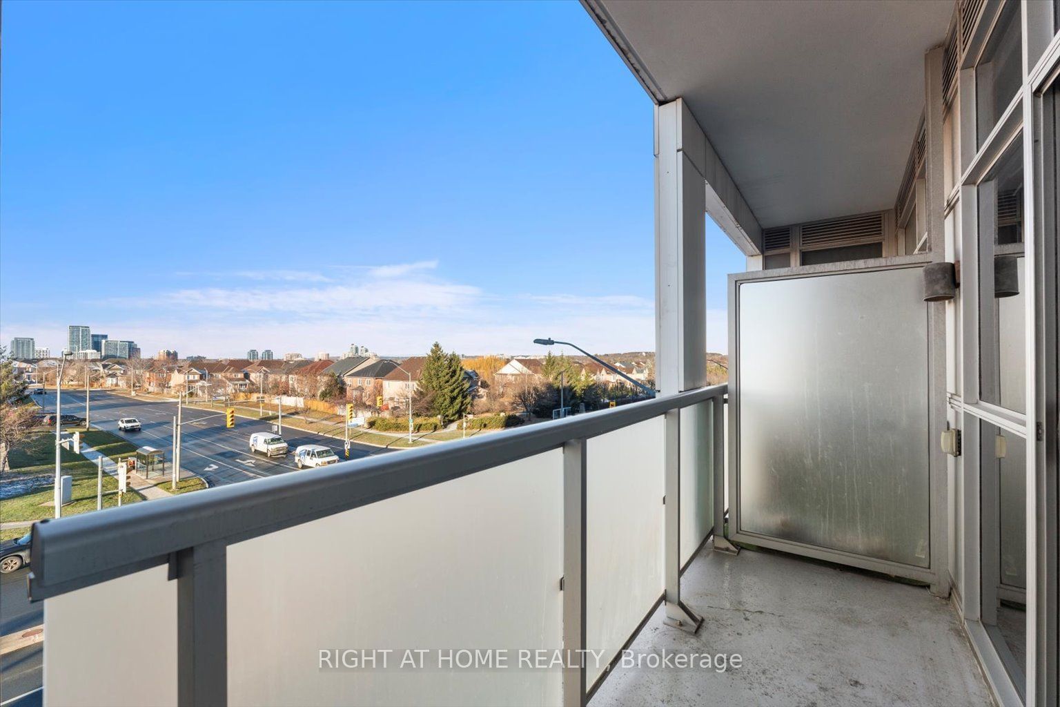 8763 Bayview Ave, unit 313 for rent