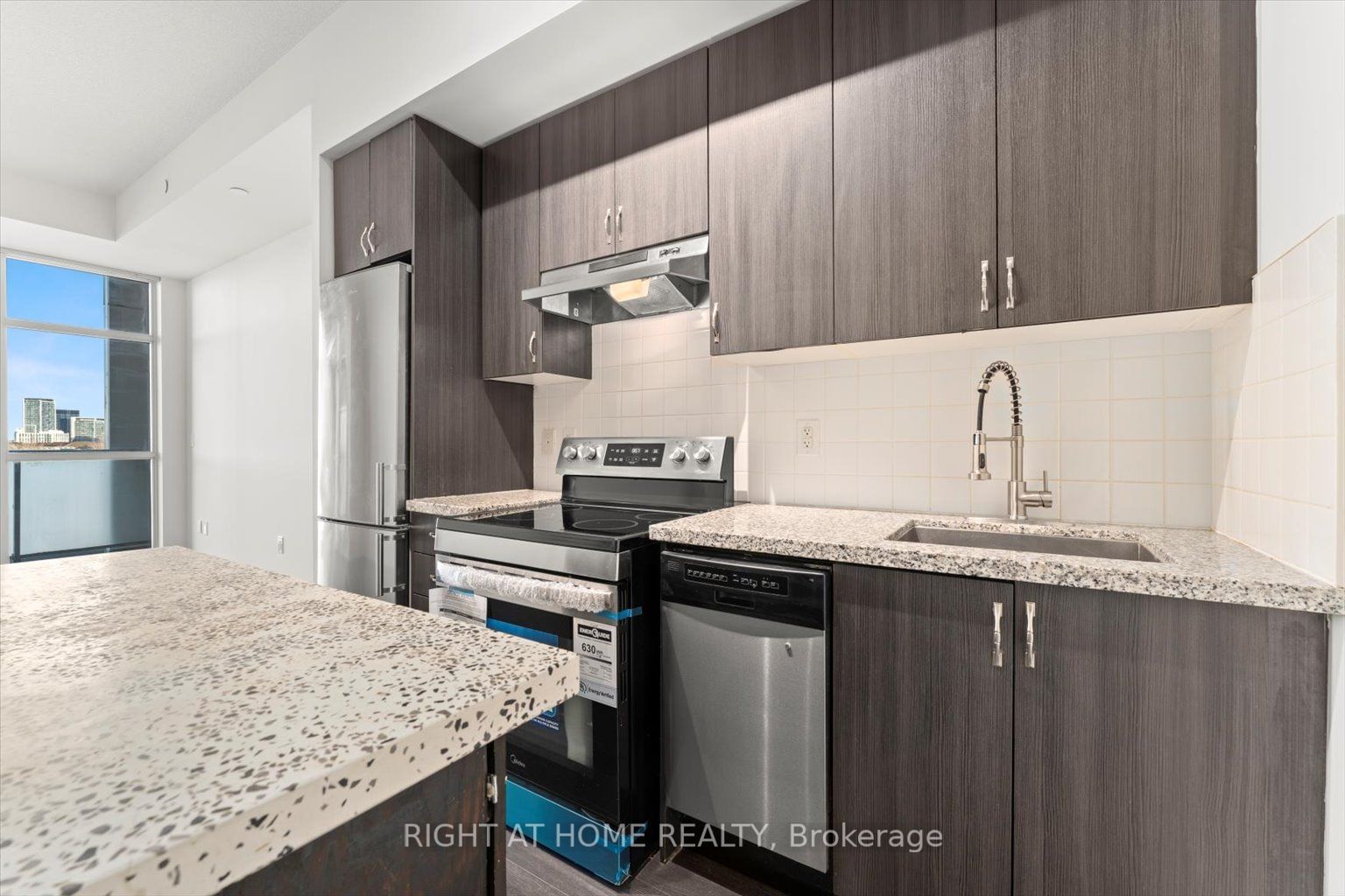 8763 Bayview Ave, unit 313 for rent