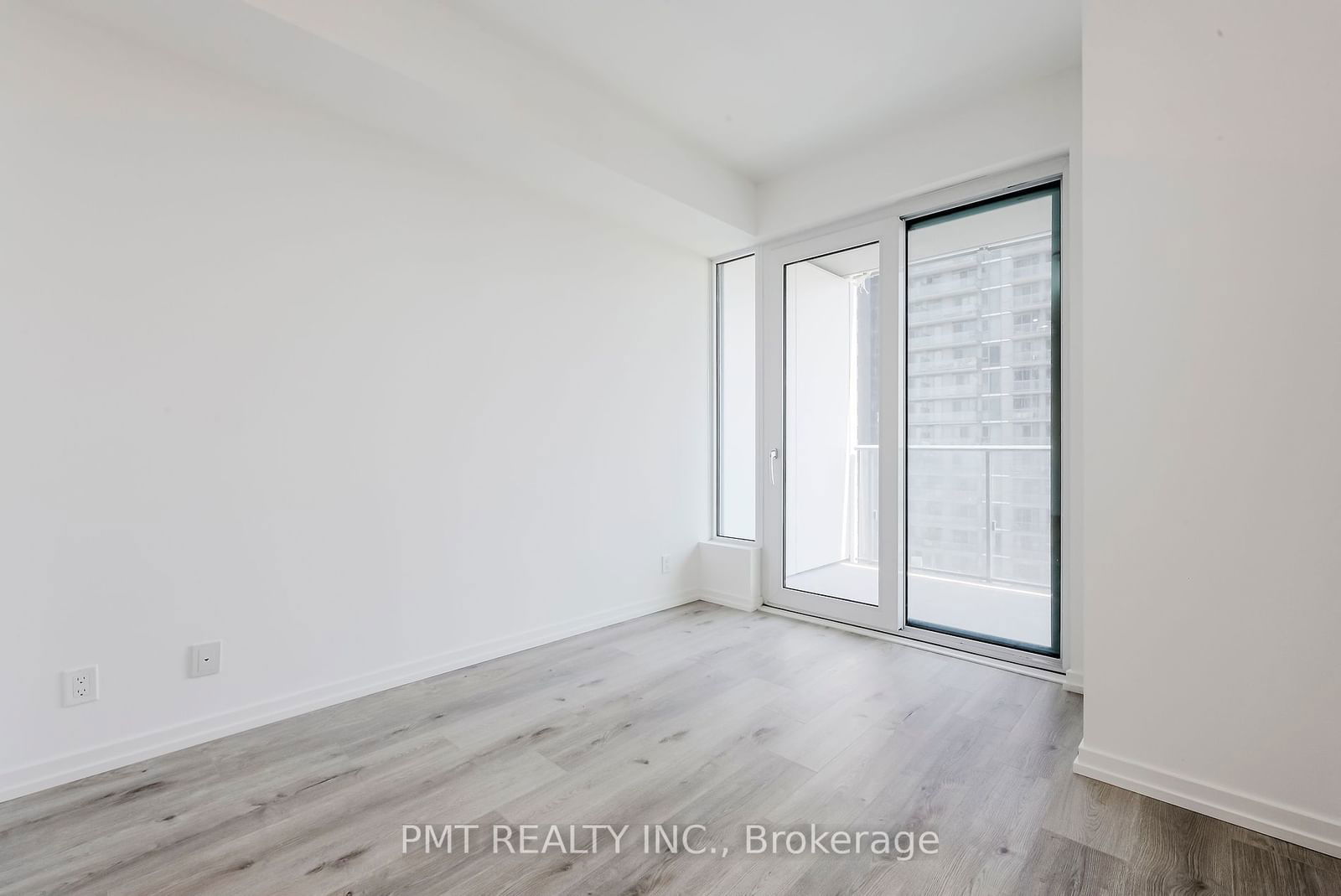 7890 Jane St, unit 2711 for rent