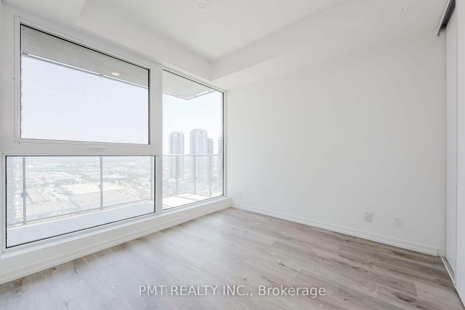 7890 Jane St, unit 2711 for rent