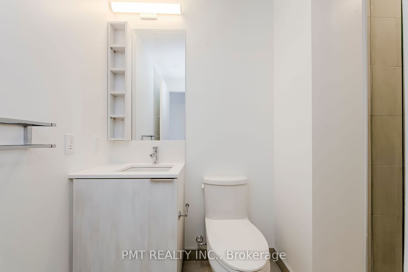 7890 Jane St, unit 2711 for rent