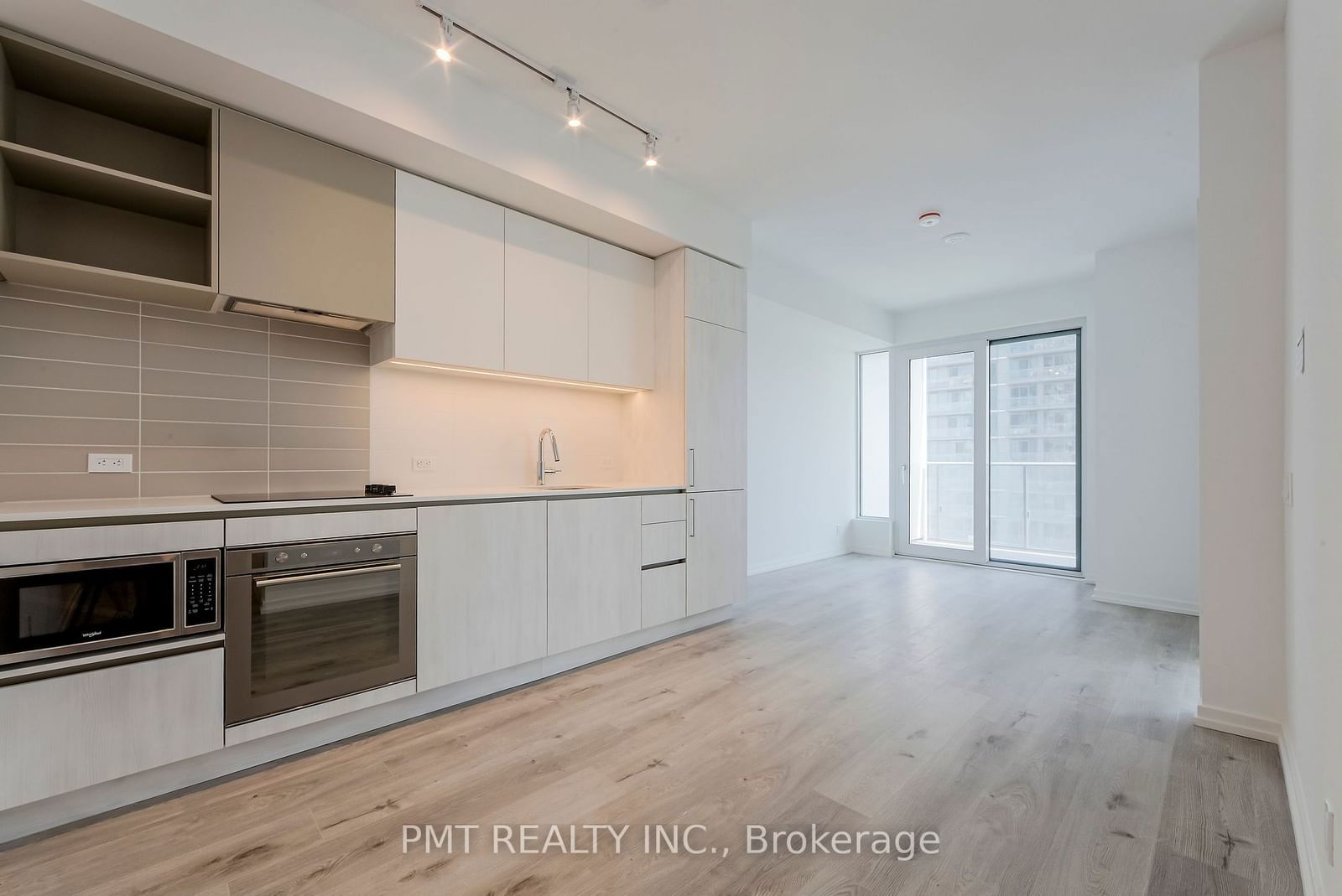 7890 Jane St, unit 2711 for rent