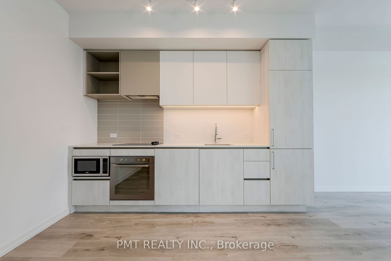 7890 Jane St, unit 2711 for rent