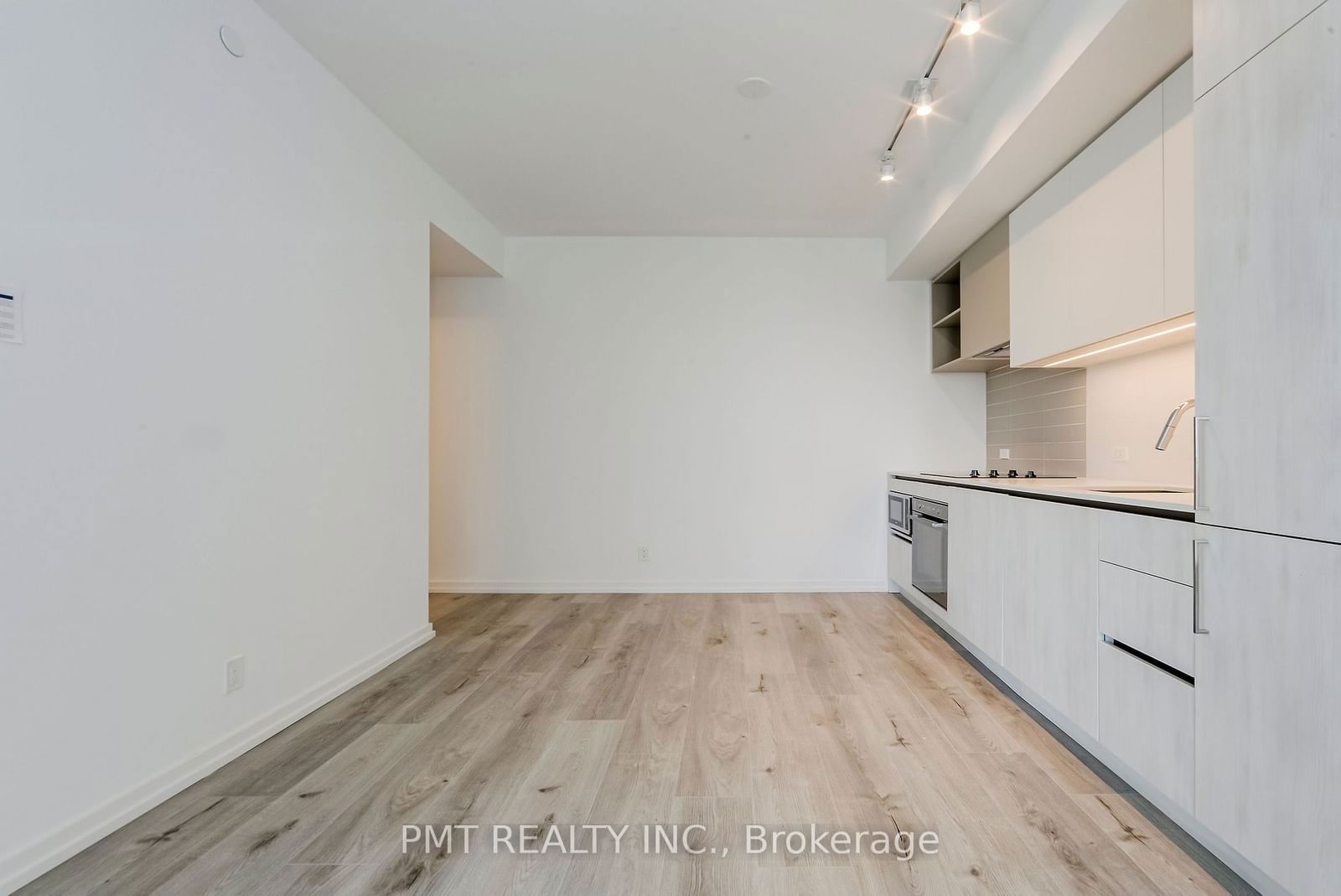 7890 Jane St, unit 2711 for rent