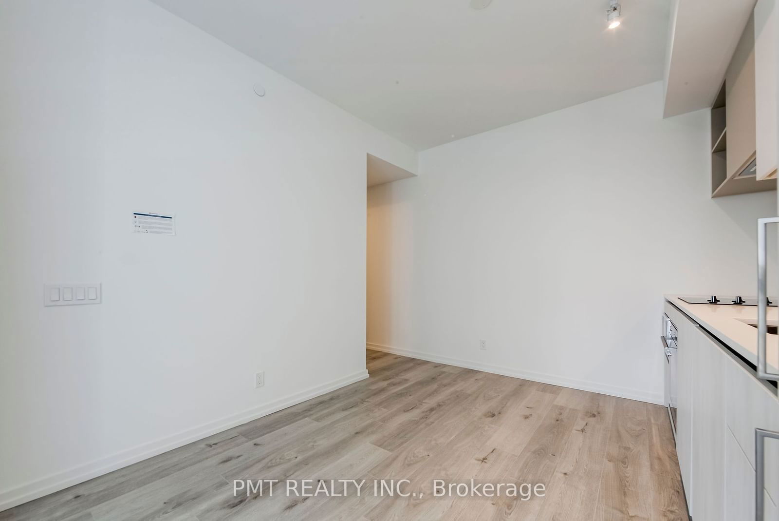 7890 Jane St, unit 2711 for rent