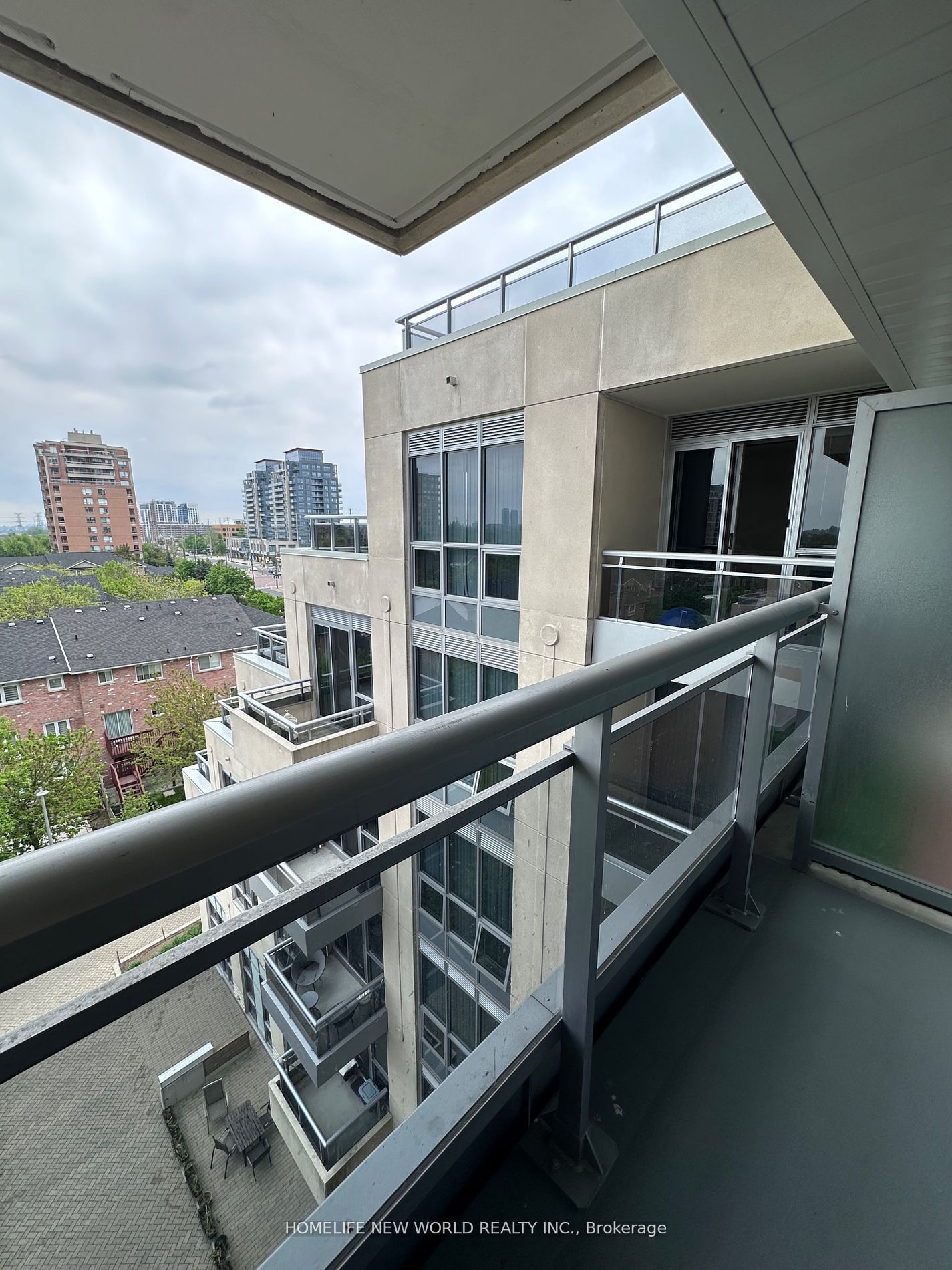 9191 Yonge St, unit 618 Sw for sale