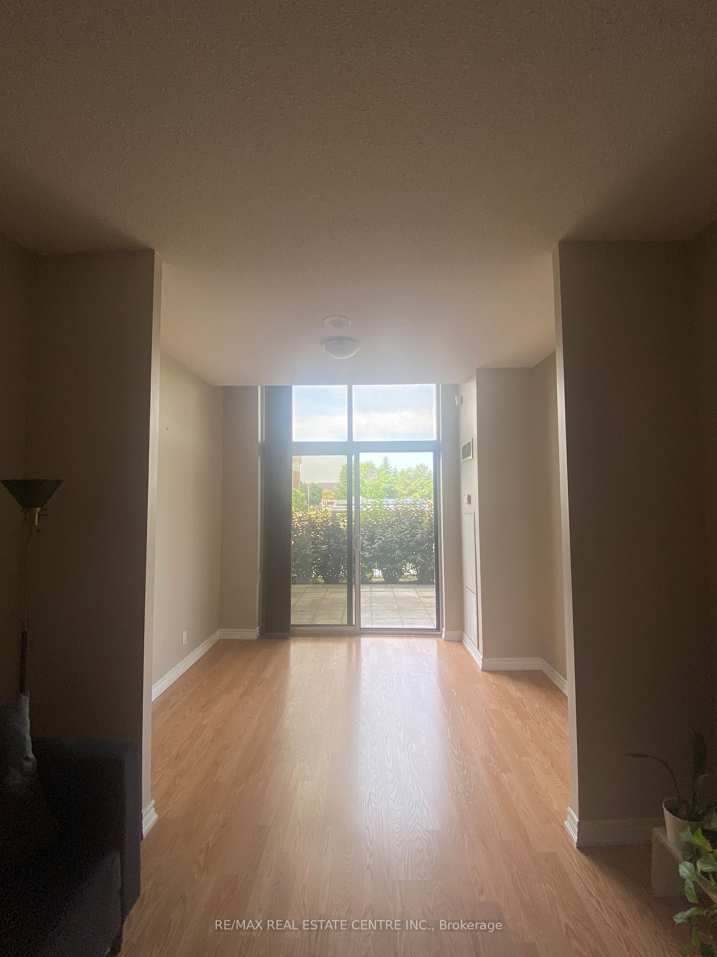 18 Harding Blvd, unit 122 for rent