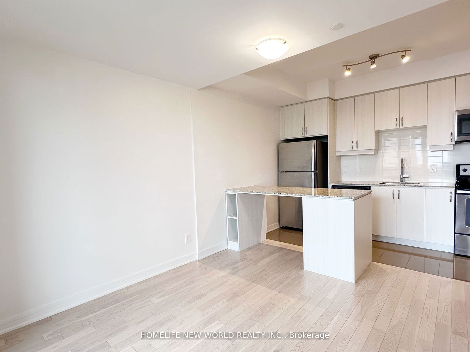 9191 Yonge St, unit 618 Sw for rent