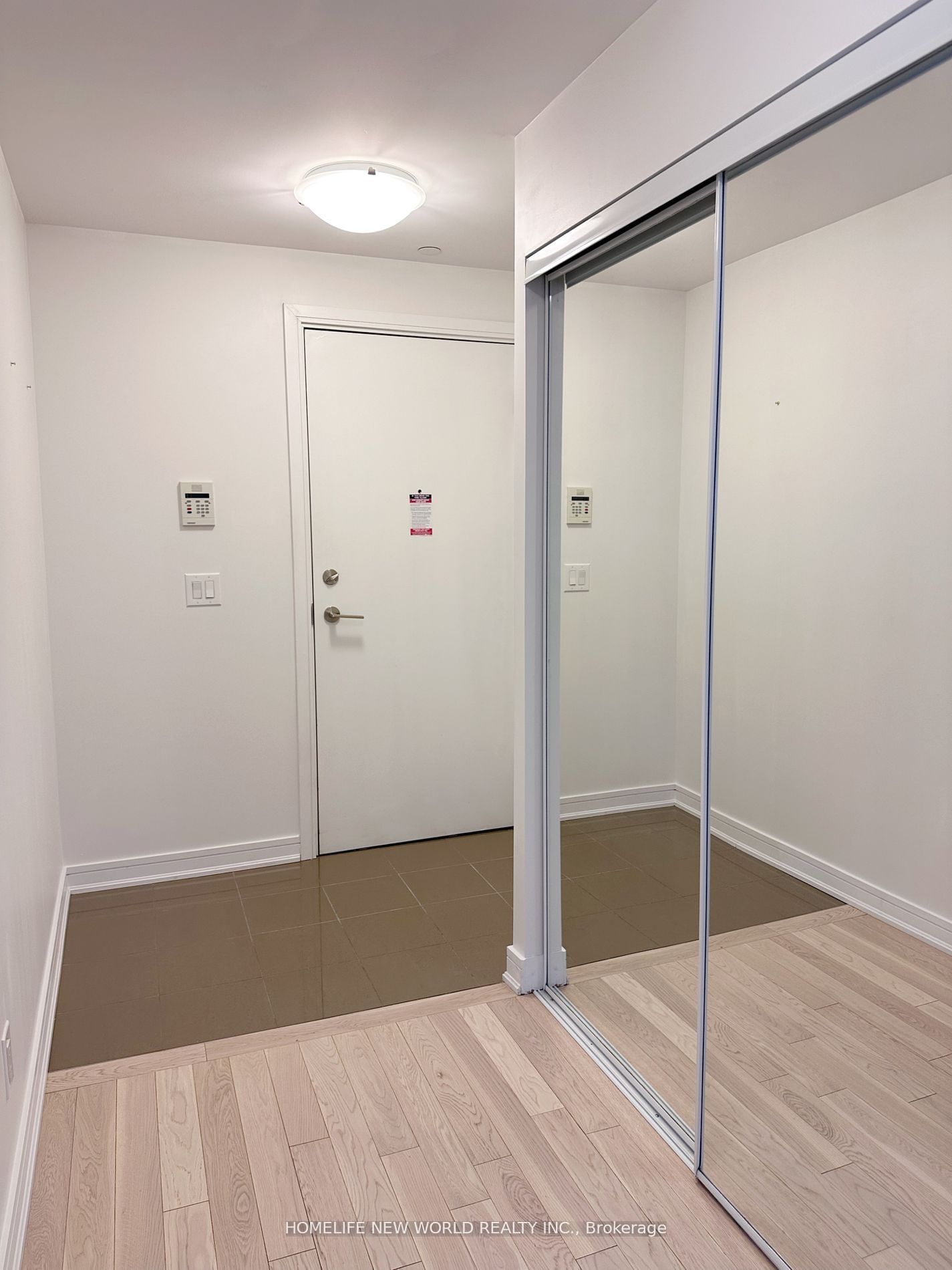 9191 Yonge St, unit 618 Sw for rent