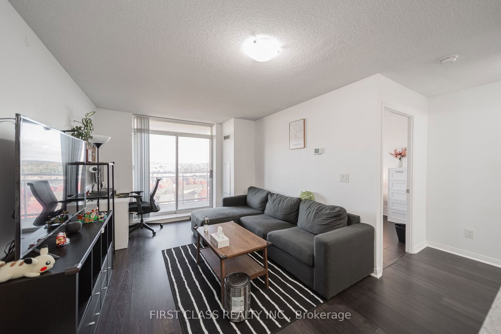 75 King William Cres, unit 913 for sale