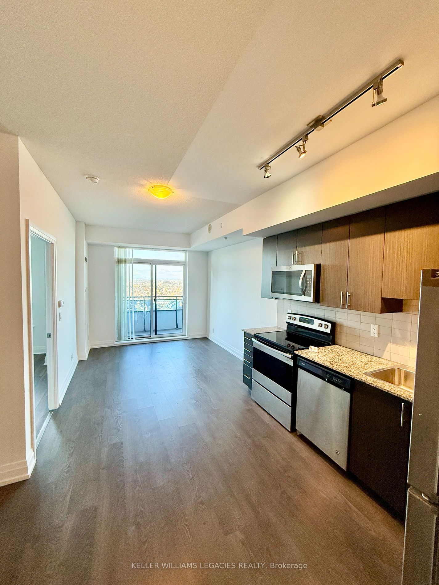 7890 Bathurst St, unit 1708 for rent