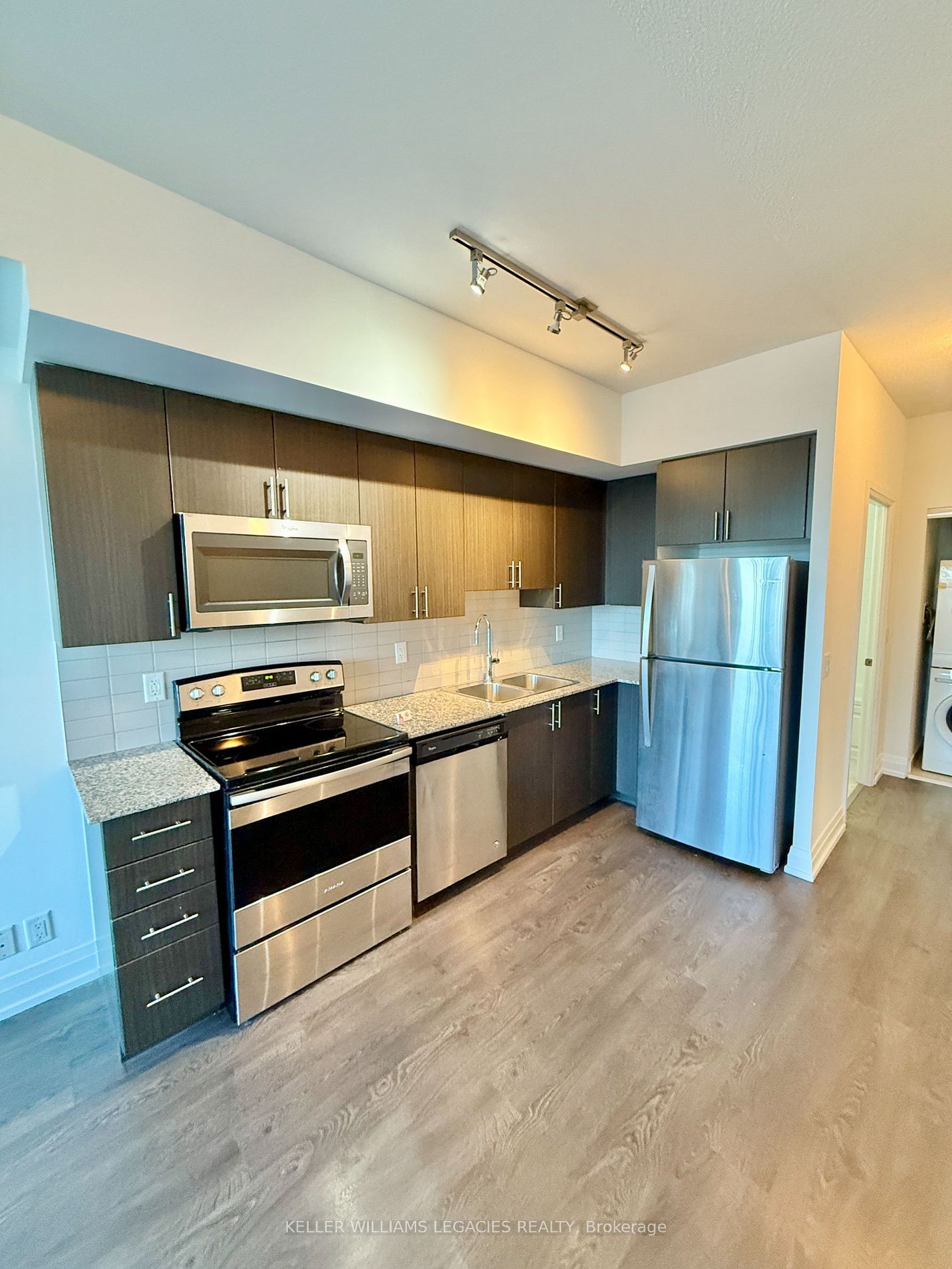 7890 Bathurst St, unit 1708 for rent