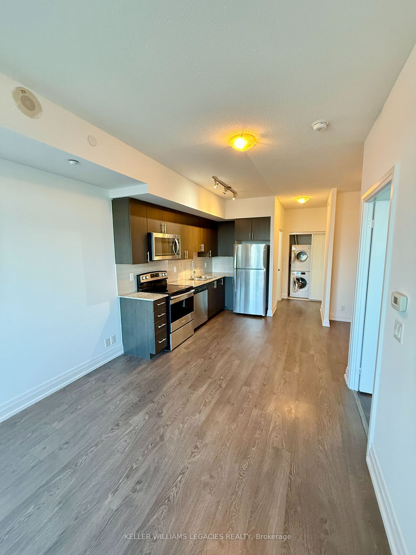 7890 Bathurst St, unit 1708 for rent