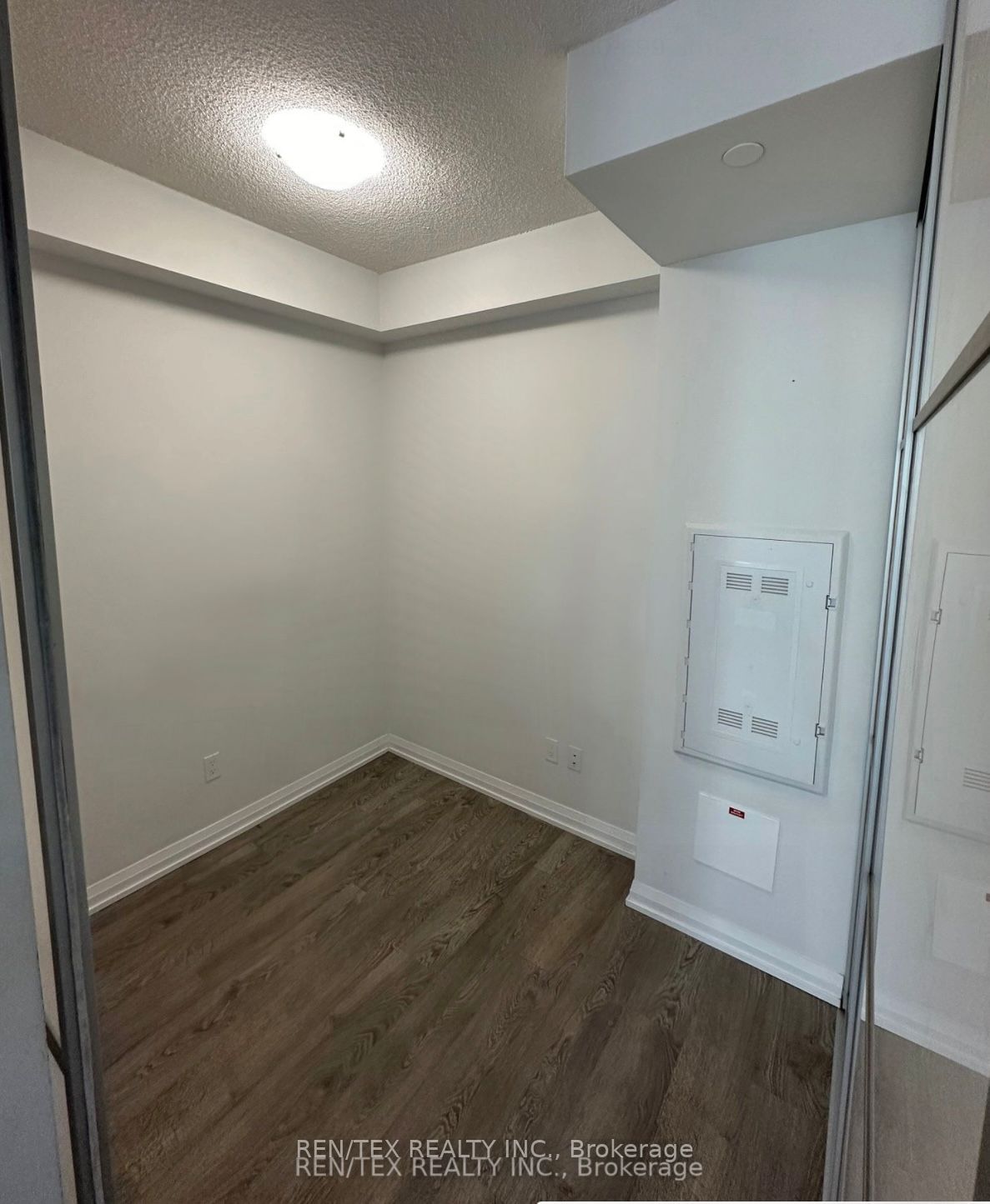 7895 Jane St, unit 1108 for rent