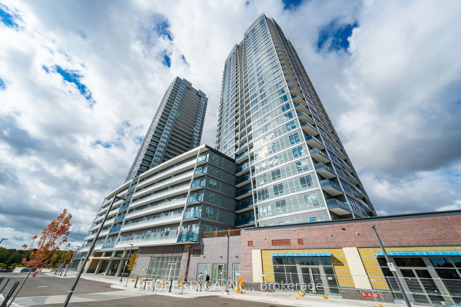 50 Upper Mall Way, unit 512 for rent