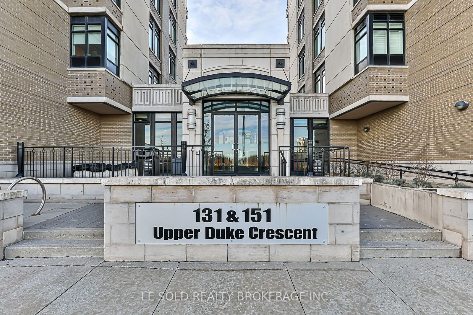 151 Upper Duke Cres, unit 402 for sale