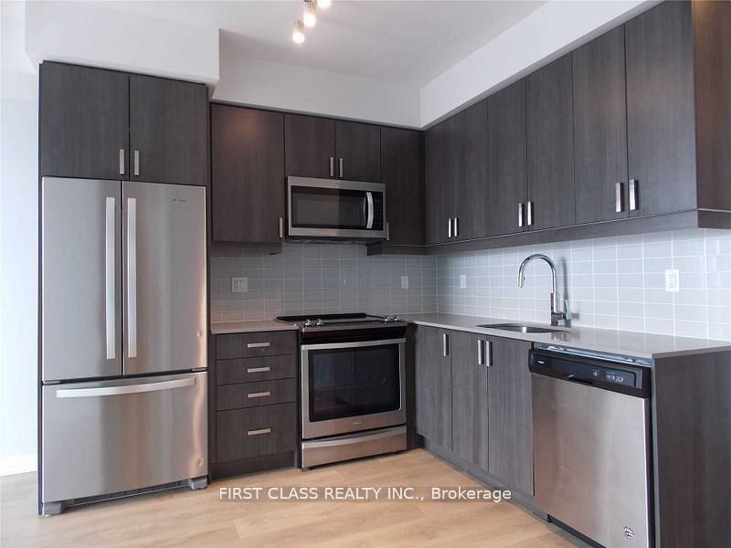 7895 Jane St, unit 3517 for rent