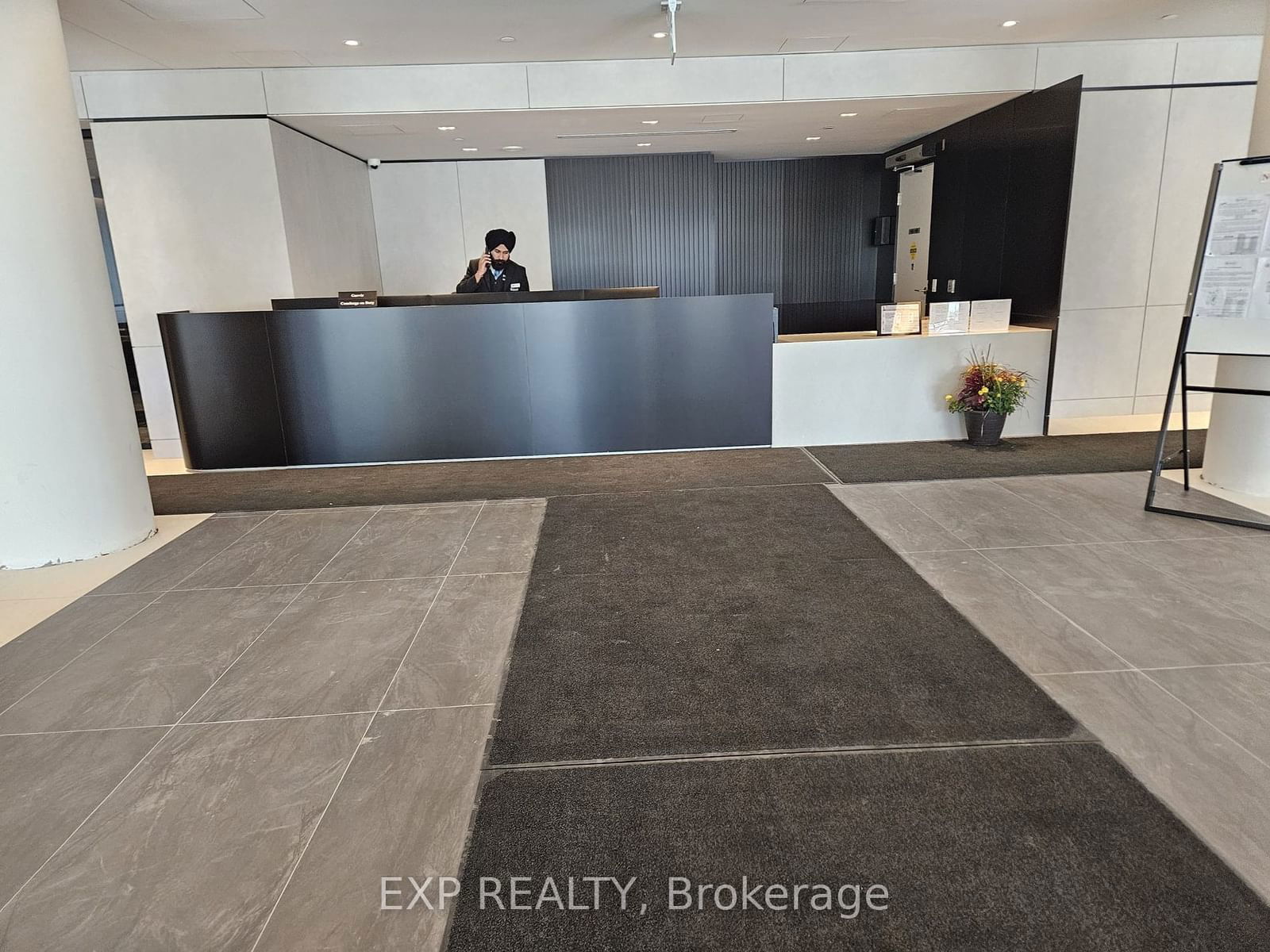 50 upper mall Way, unit 2206B for rent