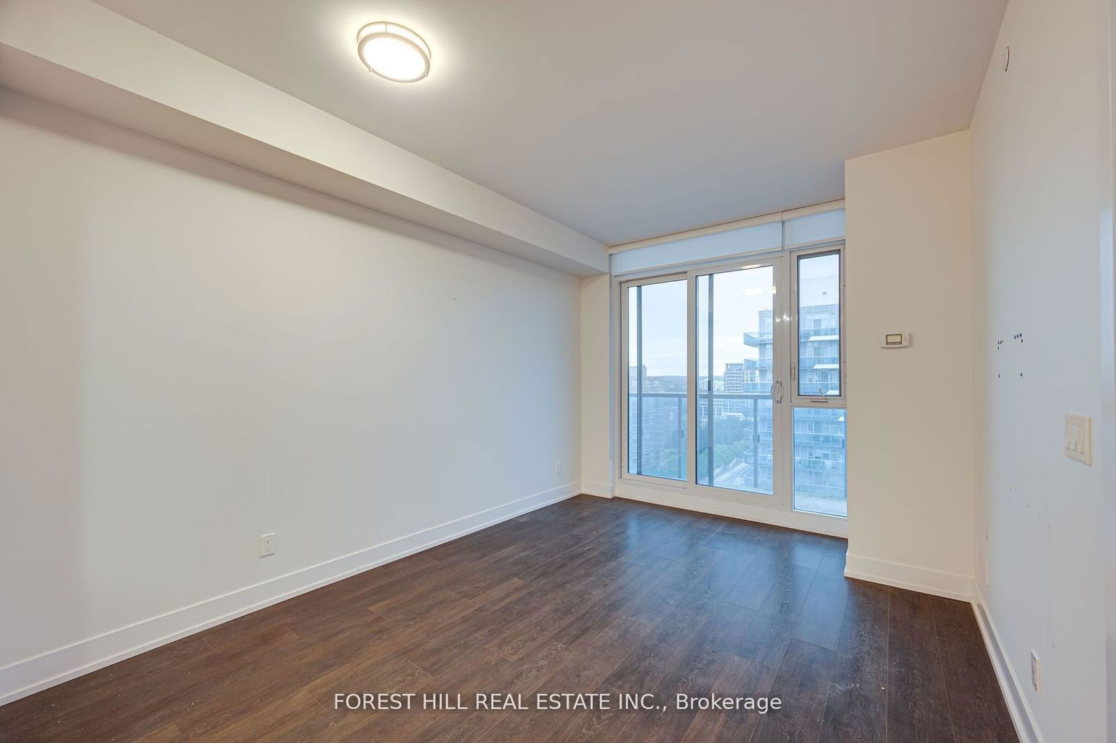 9471 Yonge St, unit 1614 for sale