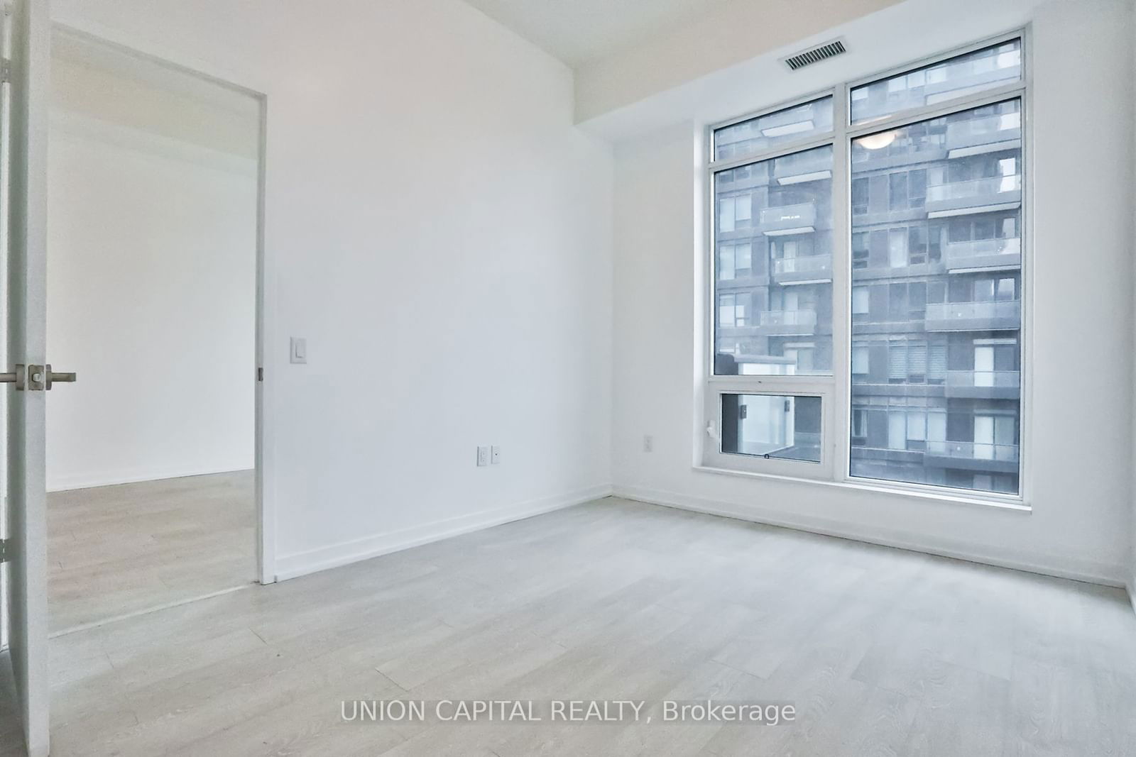 8868 Yonge St, unit 702E for sale