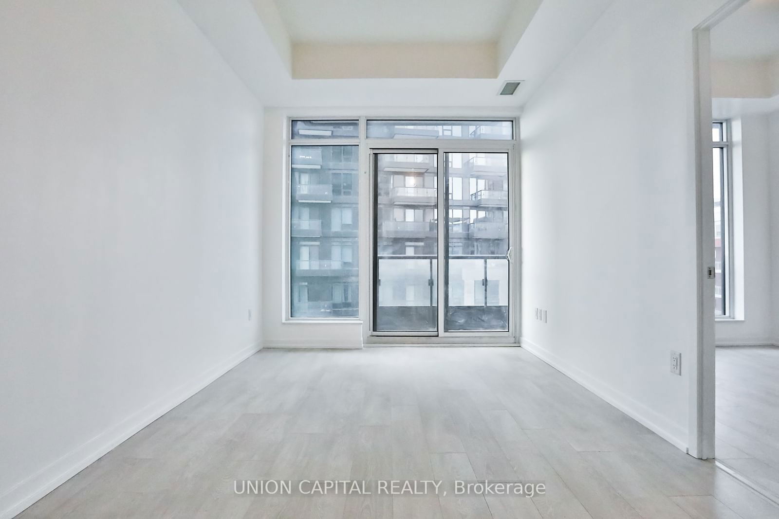 8868 Yonge St, unit 702E for sale