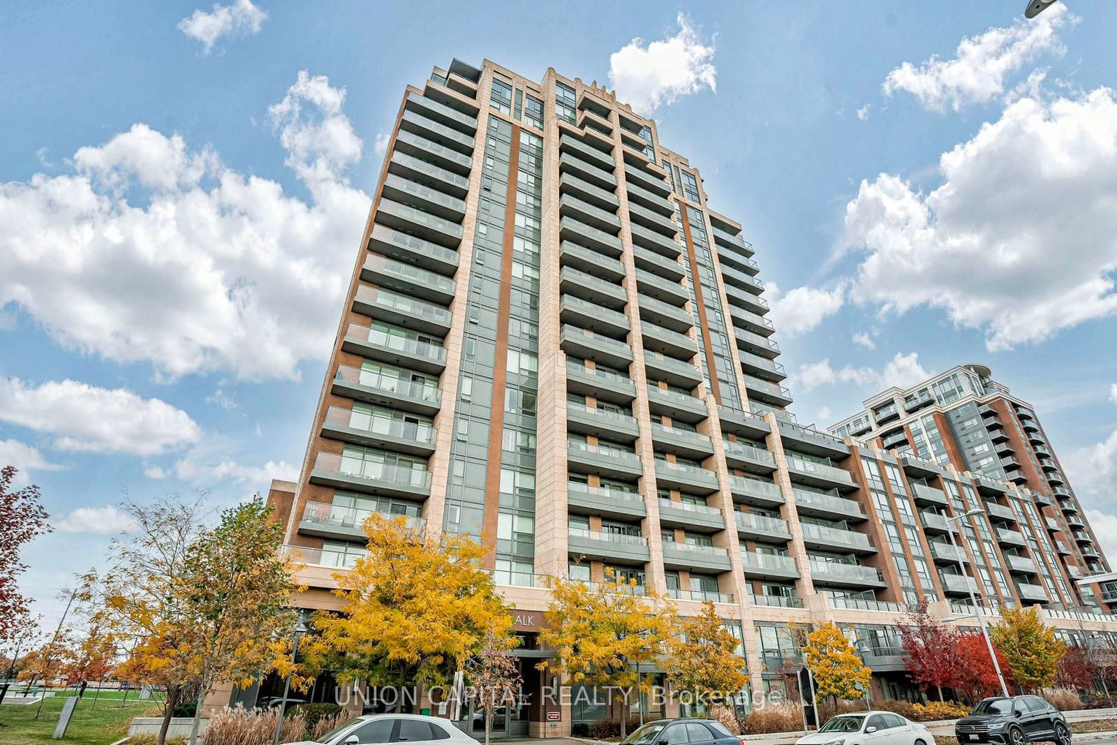 18 Uptown Dr, unit 701 for sale