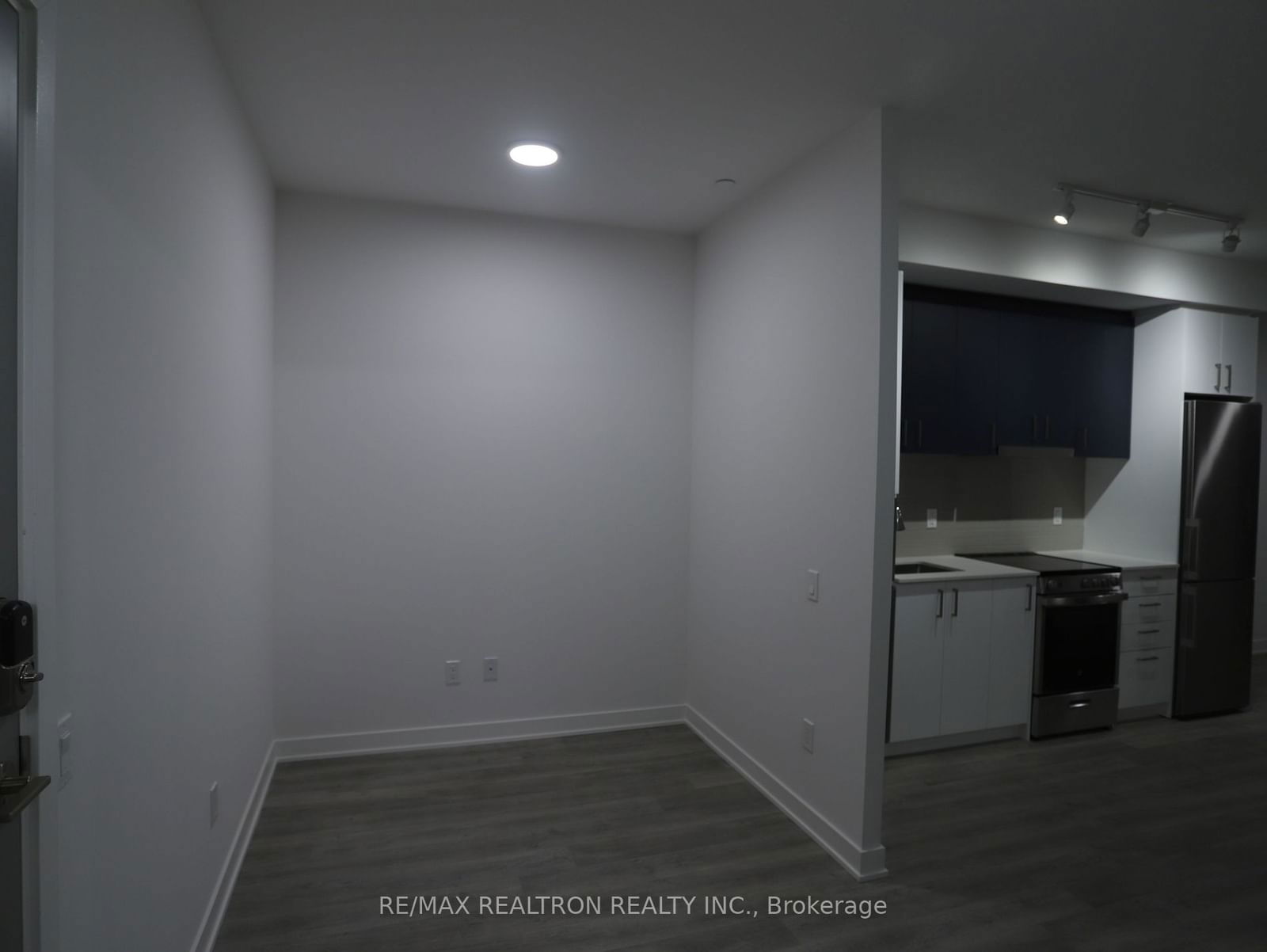 50 Upper Mall Way, unit 3003 for rent