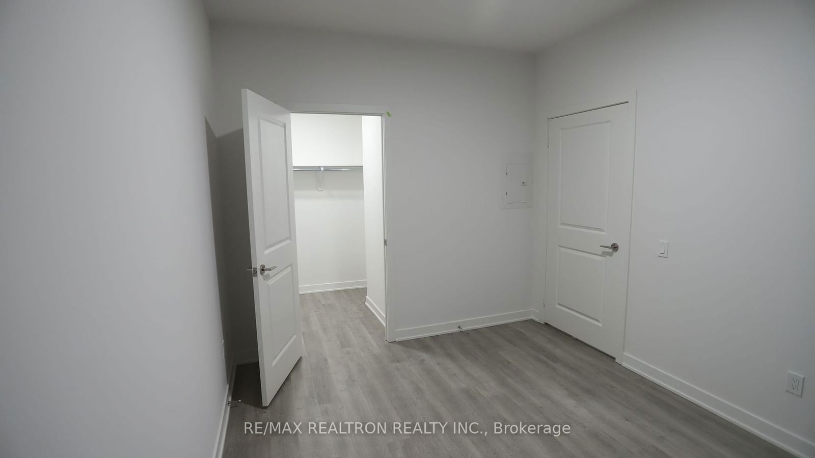 50 Upper Mall Way, unit 3003 for rent