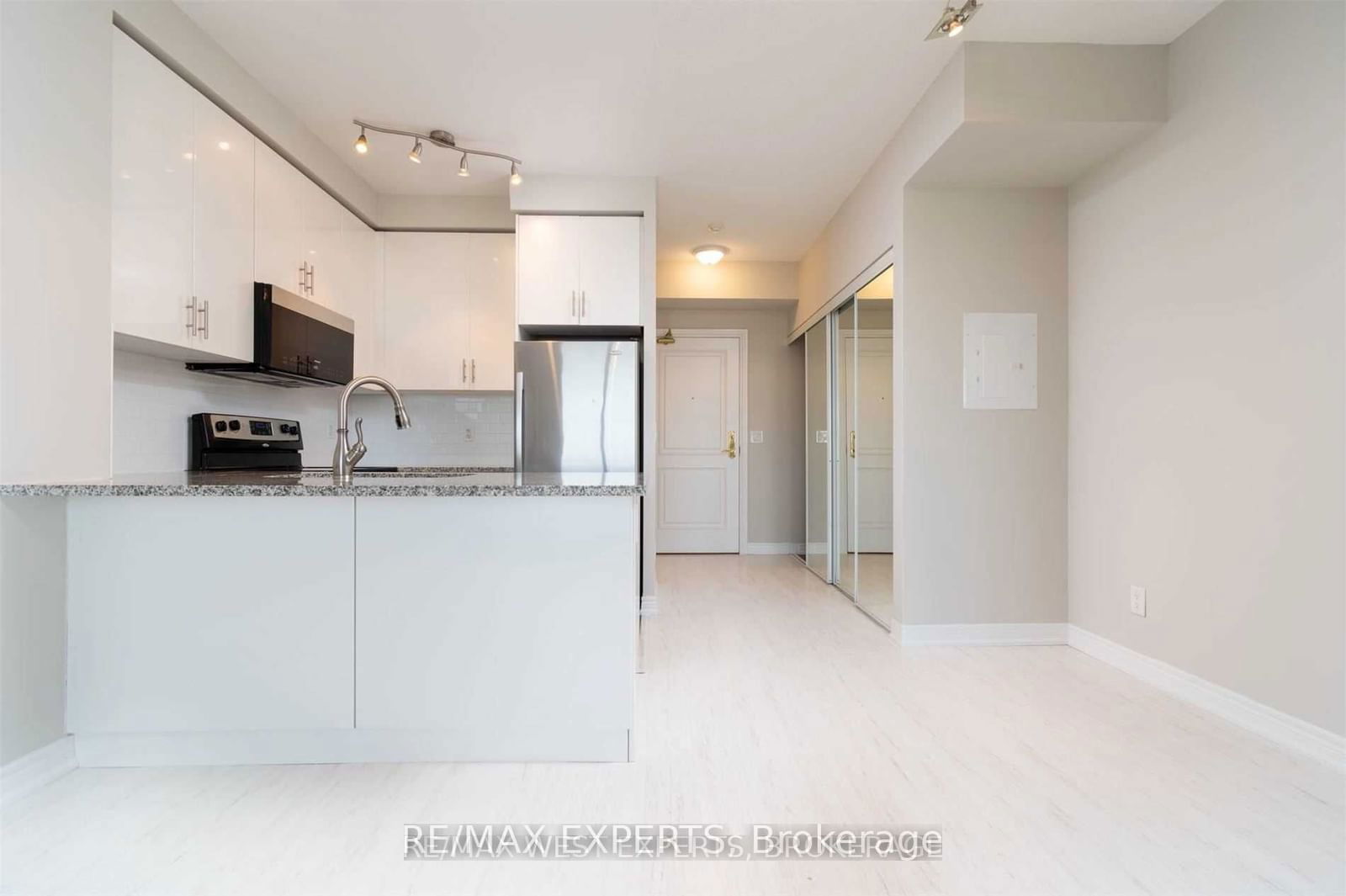 9245 Jane St N, unit 1514 for rent