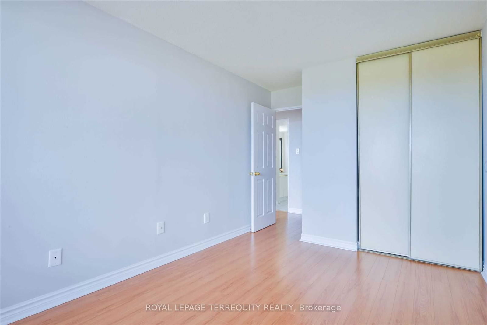 8501 Bayview Ave, unit 408 for sale