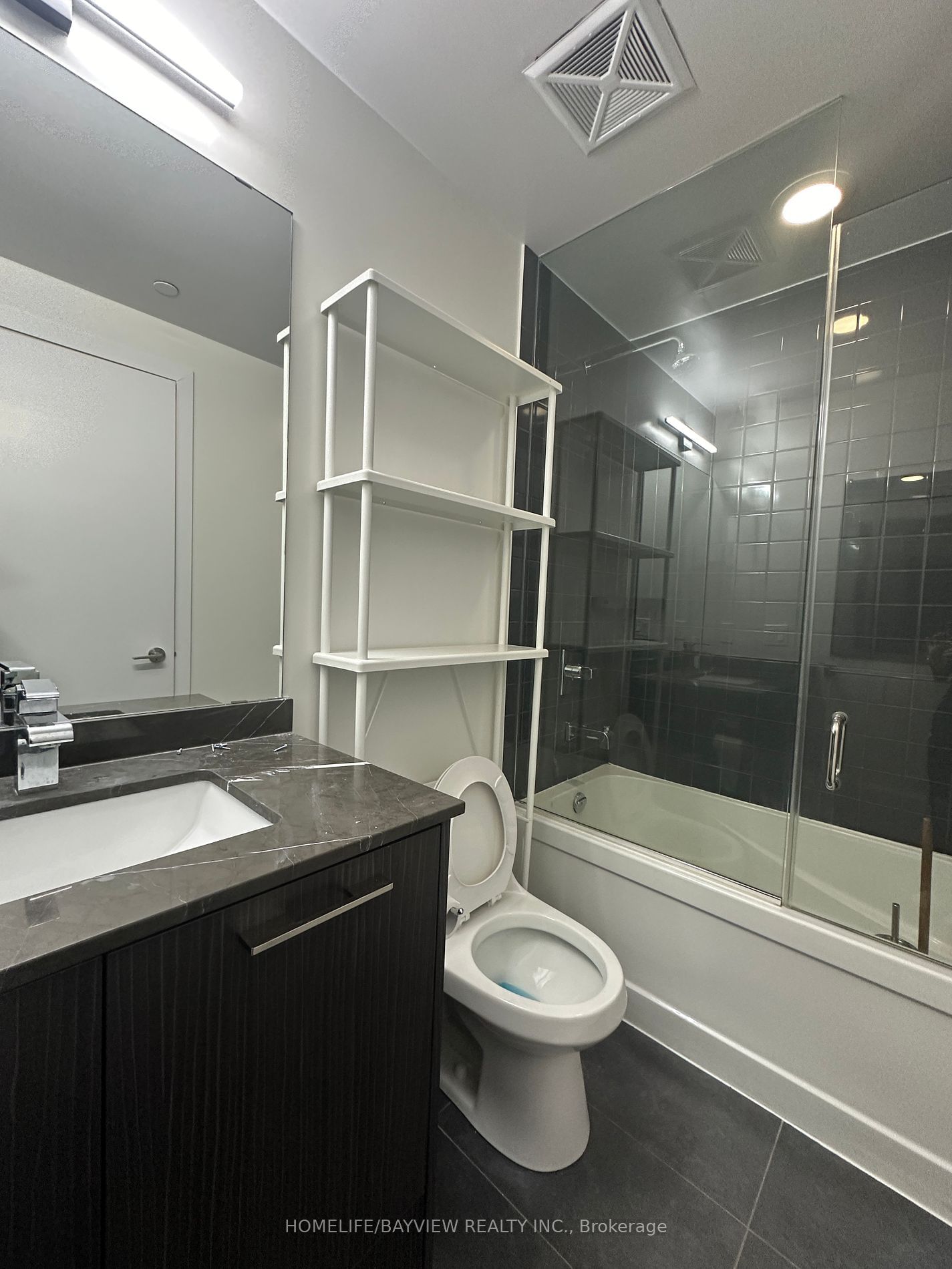 9471 Yonge St, unit 641 for sale