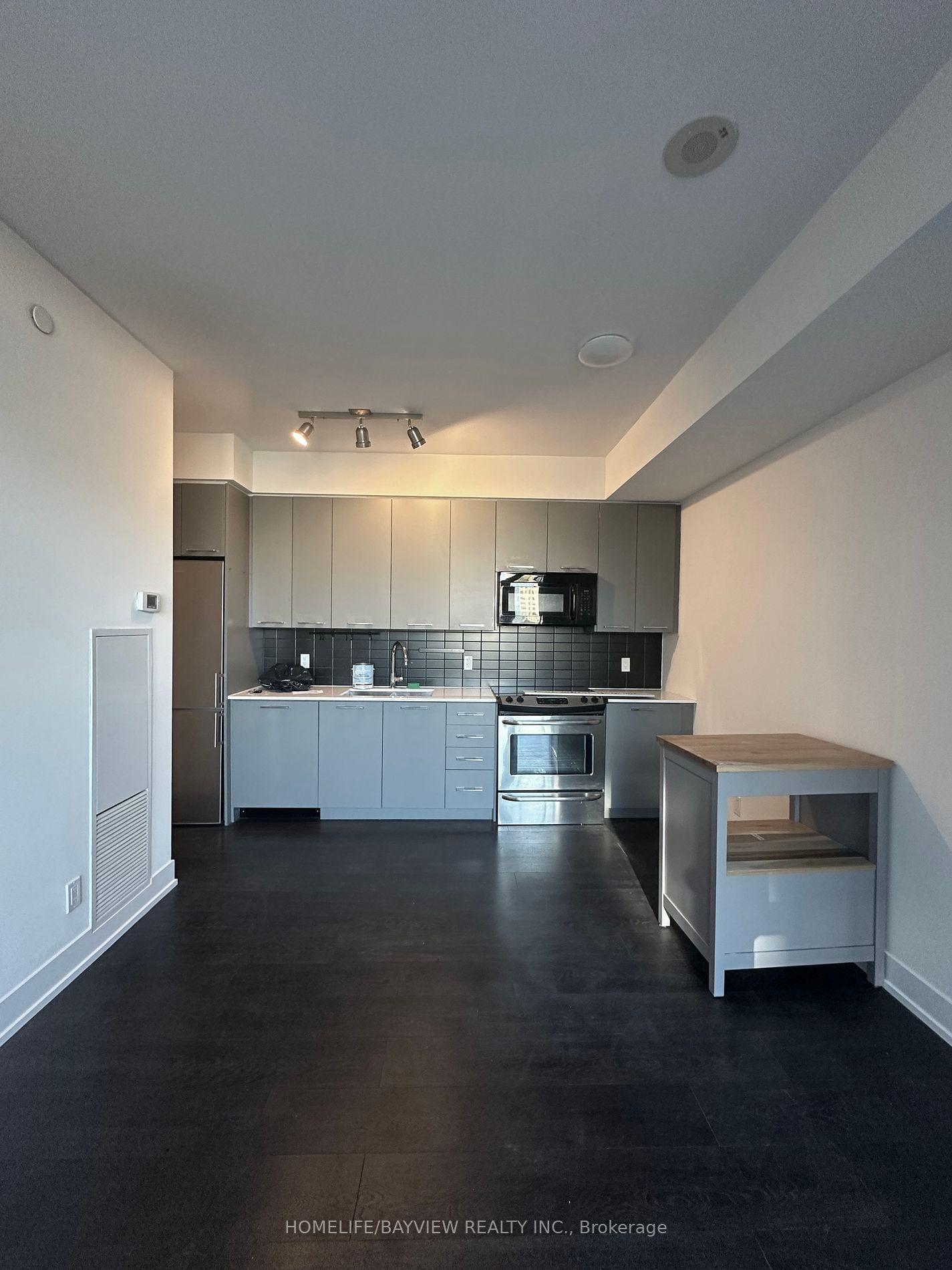 9471 Yonge St, unit 641 for sale