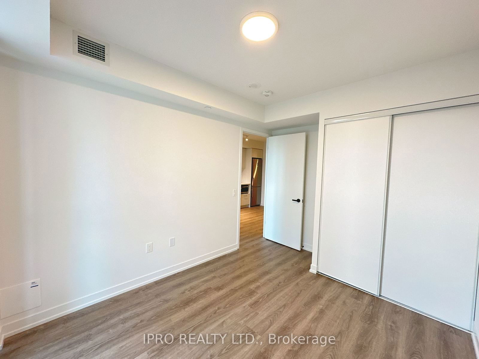 195 Commerce St, unit 1016 for rent