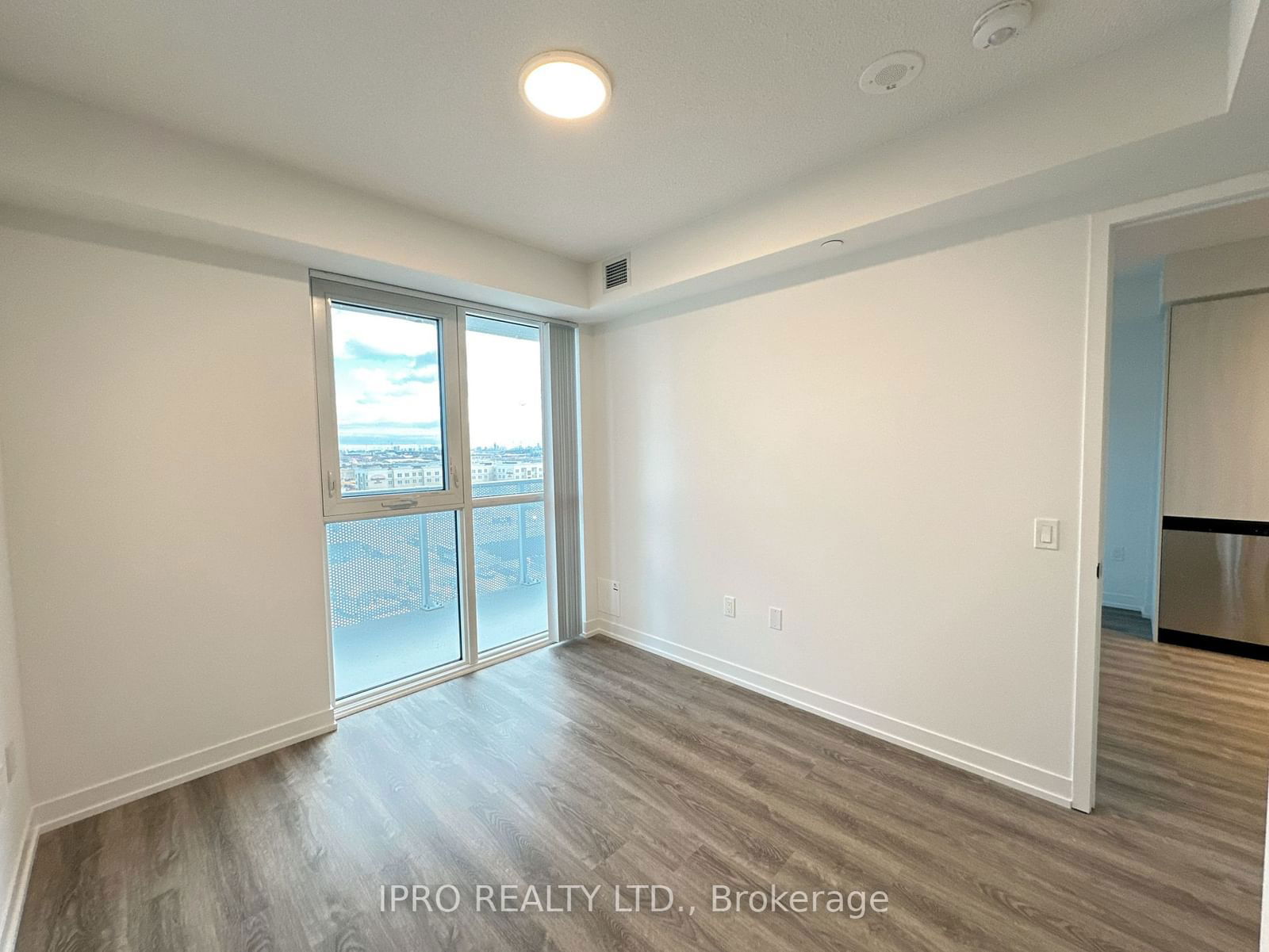 195 Commerce St, unit 1016 for rent