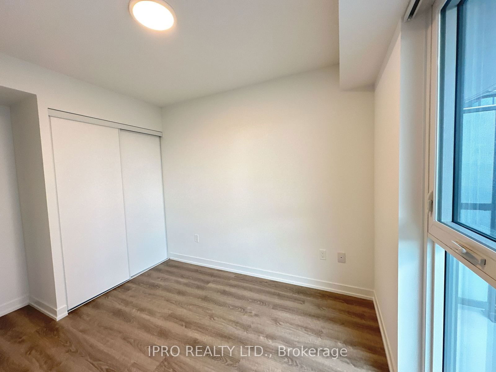 195 Commerce St, unit 1016 for rent