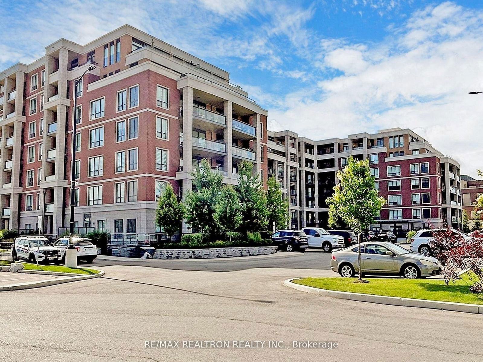 Hampton Place Condos, Whitchurch-Stouffville, Toronto