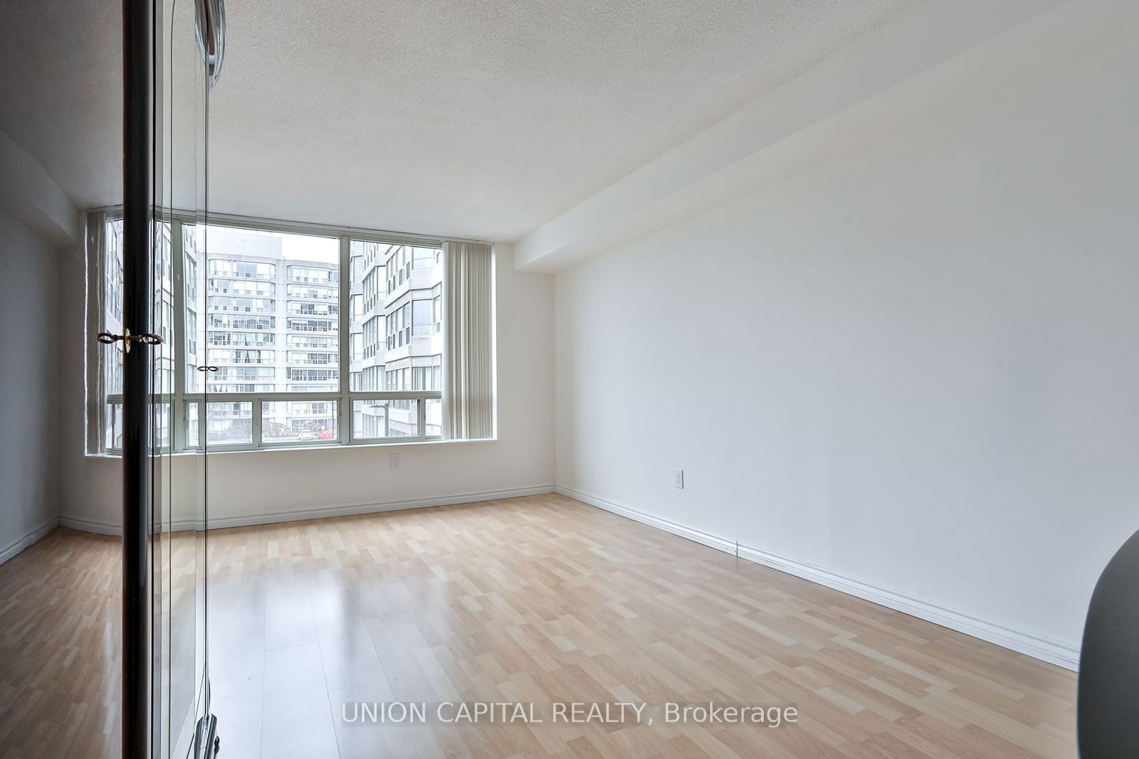 309 Major Mackenzie Dr E, unit 313 for rent