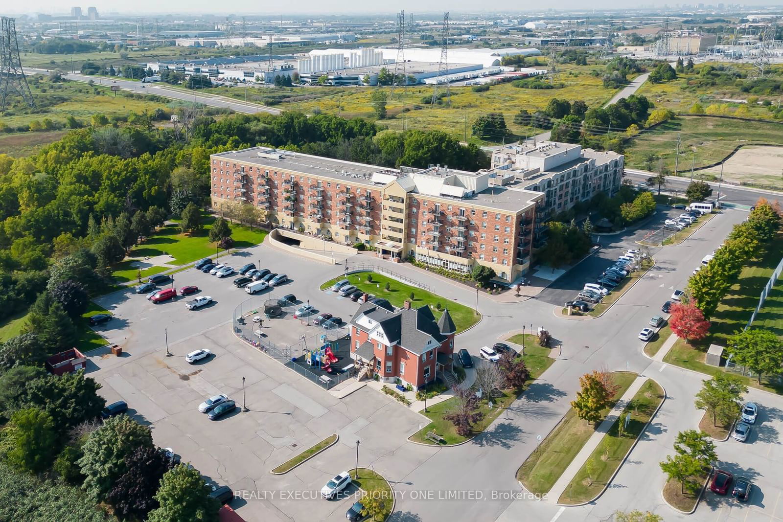 Villa Giardino I Condos, Vaughan, Toronto